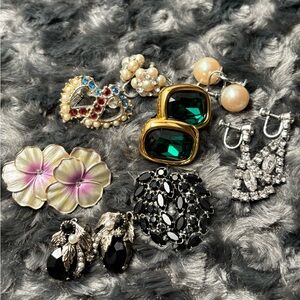 *SOLD* Assorted lot of clip on earrings
